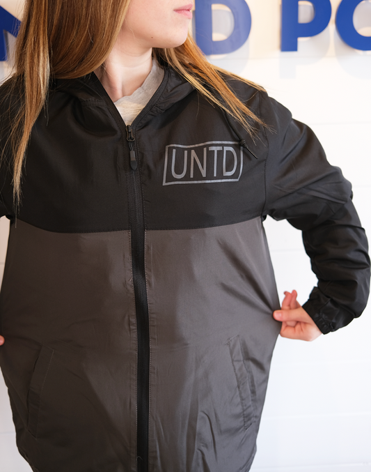 United Pools Wind Breaker